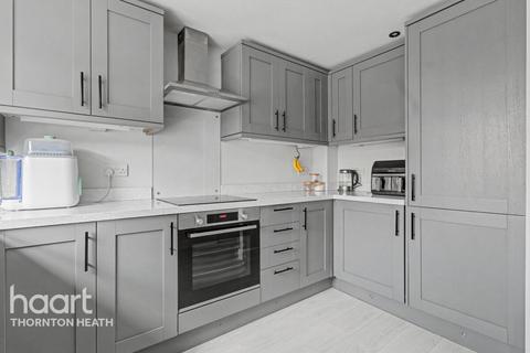 2 bedroom end of terrace house for sale, St Lukes Close, London