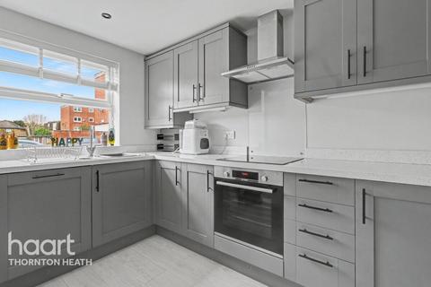 2 bedroom end of terrace house for sale, St Lukes Close, London