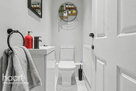 2 bedroom end of terrace house for sale, St Lukes Close, London