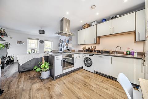 2 bedroom flat for sale, Brambling Way, Maidenhead