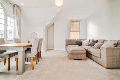 2 bedroom flat for sale, Sackville Gardens, Hove