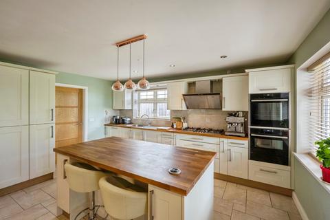 4 bedroom detached house for sale, Old Bawtry Road, Finningley, Doncaster