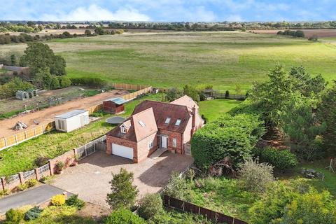 4 bedroom detached house for sale, Old Bawtry Road, Finningley, Doncaster