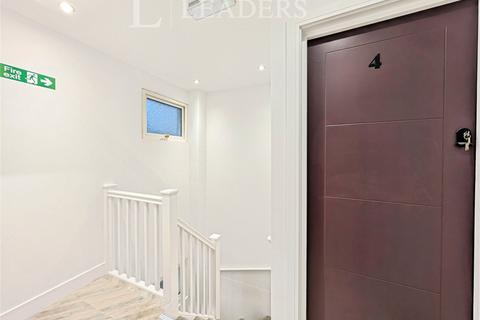 Studio to rent, Shinwell Walk, Henderson Road, Crawley, RH11