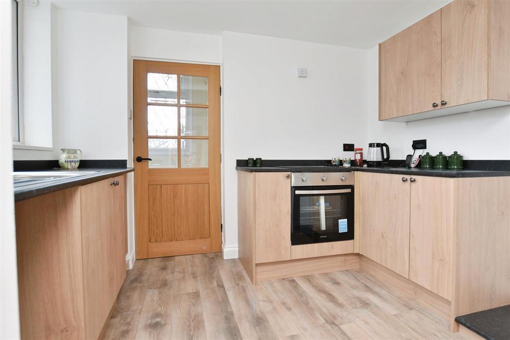 71dd4ade-kitchen 20sm 20lig.JPG