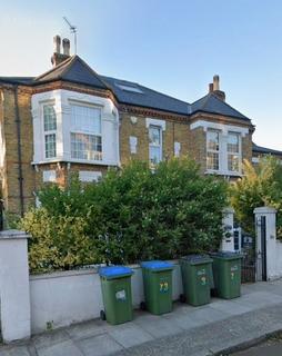 Studio to rent - Road, London, London, SE18