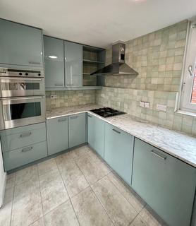 1 bedroom flat for sale, Lily Close, St Pauls Court, London