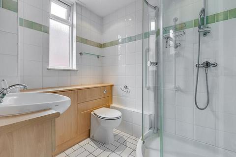 1 bedroom flat for sale, Lily Close, St Pauls Court, London