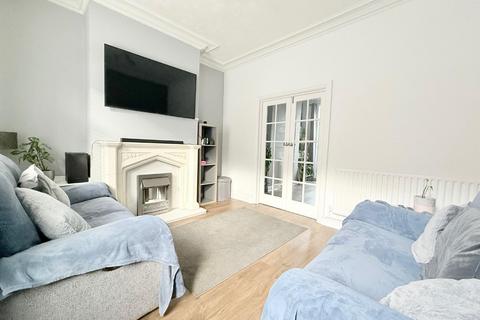 3 bedroom terraced house to rent, Orchard Street, Newcastle ST5