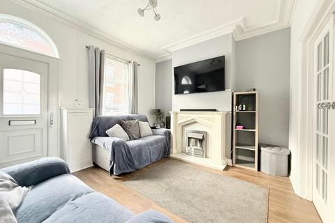 3 bedroom terraced house to rent, Orchard Street, Newcastle ST5