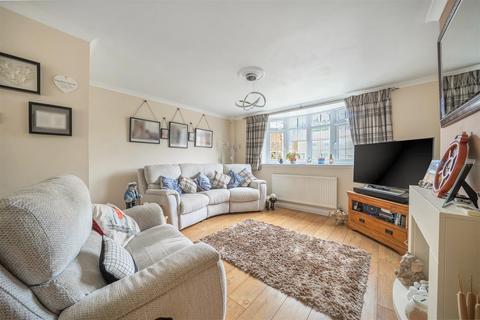 4 bedroom semi-detached house for sale, Willington Street, Maidstone