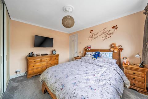 4 bedroom semi-detached house for sale, Willington Street, Maidstone