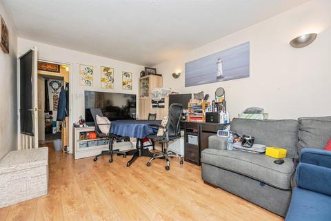 1 bedroom flat for sale, Falcon Avenue, Grays
