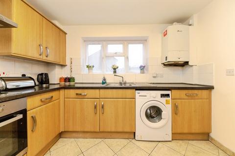 3 bedroom end of terrace house for sale, Birchwood Avenue, Hatfield