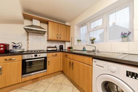 3 bedroom end of terrace house for sale, Birchwood Avenue, Hatfield