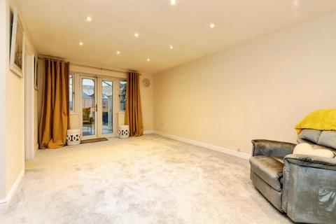 3 bedroom end of terrace house for sale, Birchwood Avenue, Hatfield