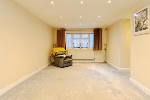 3 bedroom end of terrace house for sale, Birchwood Avenue, Hatfield