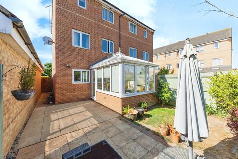 3 bedroom semi-detached house for sale, Gorseway, HATFIELD