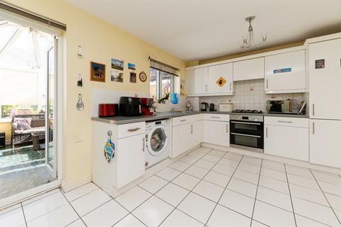 3 bedroom semi-detached house for sale, Gorseway, HATFIELD
