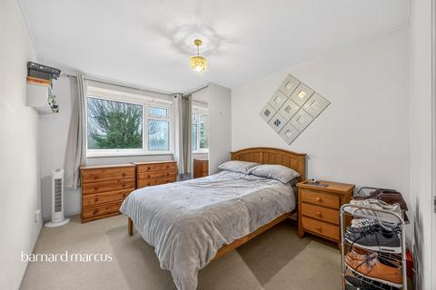 undefined, Woodcote Road, Wallington