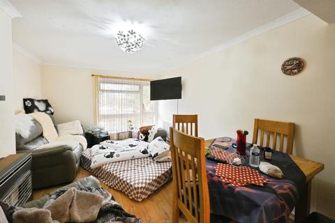 2 bedroom flat for sale, The Hides, HARLOW