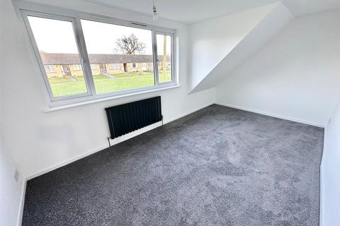 3 bedroom detached house to rent, Thorold Avenue, Cranwell Village, Sleaford