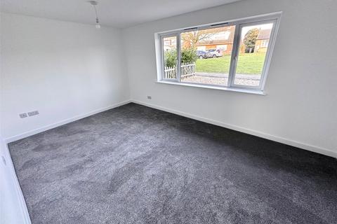 3 bedroom detached house to rent, Thorold Avenue, Cranwell Village, Sleaford