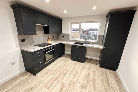 3 bedroom detached house to rent, Thorold Avenue, Cranwell Village, Sleaford