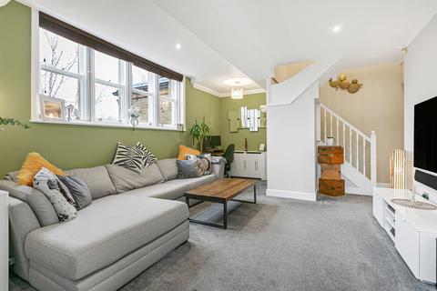 2 bedroom end of terrace house for sale, Old School Mews, Staines-upon-Thames, Surrey, TW18