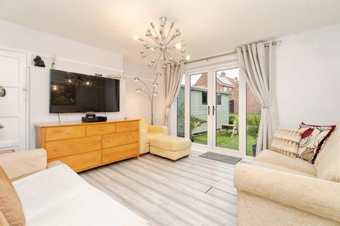 undefined, Coronation Road, Holt