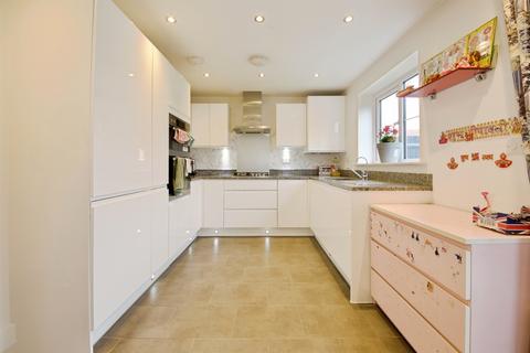 3 bedroom semi-detached house for sale, Sandpiper Road, HARLOW