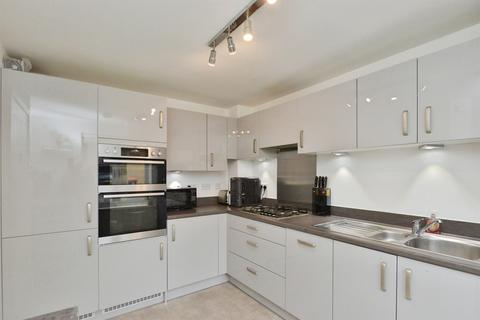 3 bedroom terraced house for sale, Fontaines Road, Glebe Farm, Milton Keynes
