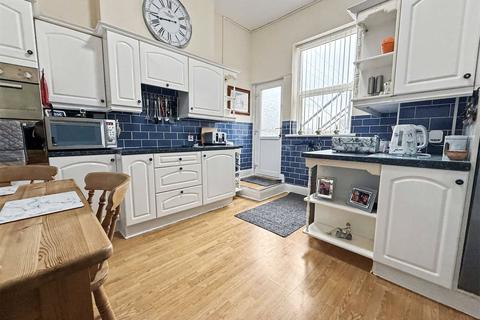 2 bedroom apartment for sale, Alexandra Drive, Bridlington, East Yorkshire, YO15