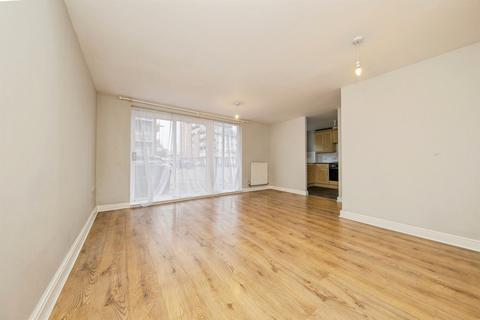 2 bedroom ground floor flat for sale, Holman Court, Ipswich