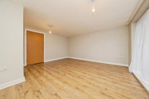 2 bedroom ground floor flat for sale, Holman Court, Ipswich