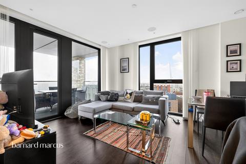 3 bedroom flat for sale, Charles Clowes Walk, London