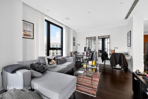 3 bedroom flat for sale, Charles Clowes Walk, London