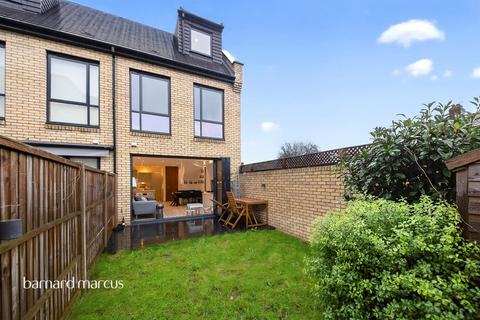 4 bedroom end of terrace house for sale, Bacon Lane, Edgware