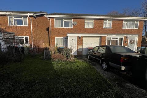 Holland Way, Newport Pagnell