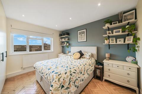 undefined, Lynton Road, London