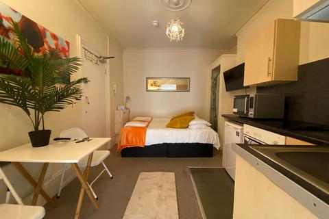 Studio to rent, Charlotte Street, BRIGHTON