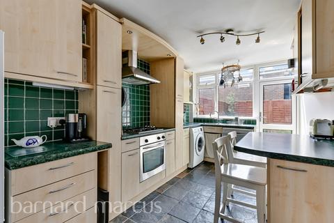 2 bedroom flat for sale, Sawkins Close, London