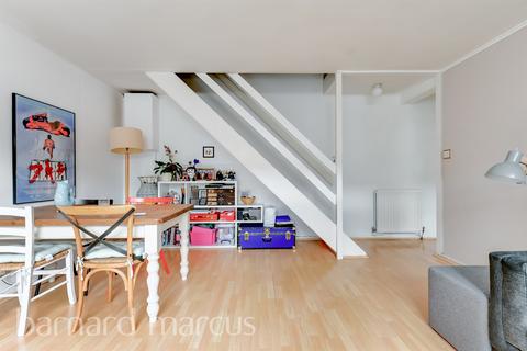 2 bedroom flat for sale, Sawkins Close, London