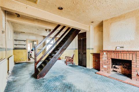2 bedroom terraced house for sale, Elmina Road, Swindon