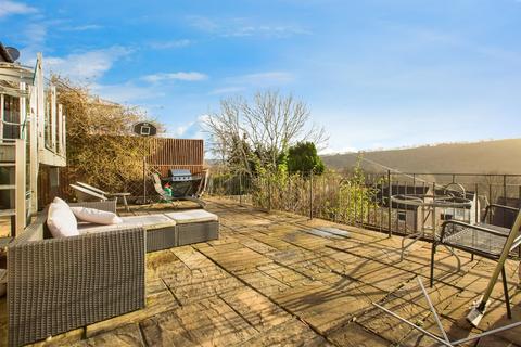 4 bedroom detached house for sale, Springwood Drive, Copley