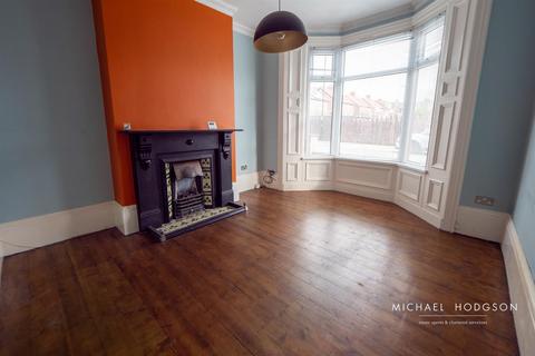3 bedroom terraced house to rent, Holyoake Terrace, Roker, Sunderland