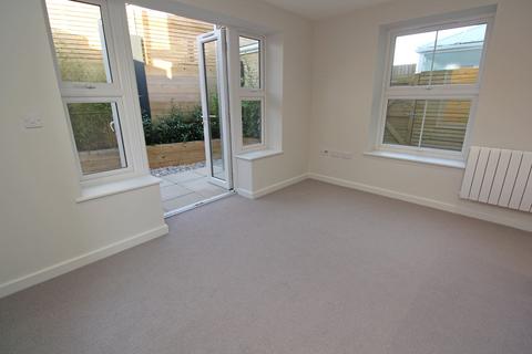 2 bedroom ground floor flat to rent, North Point, North Road, Lower Parkstone