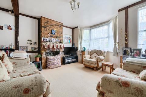 3 bedroom semi-detached house for sale, Bawtry Road, London