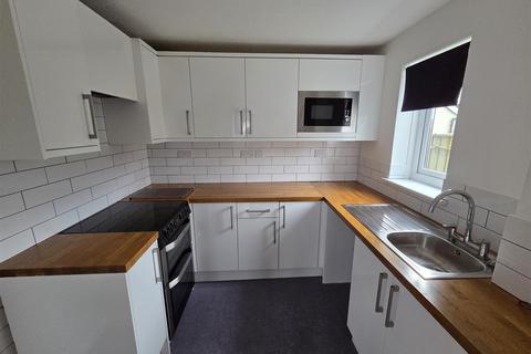 1 bedroom semi-detached house to rent, St. Erme
