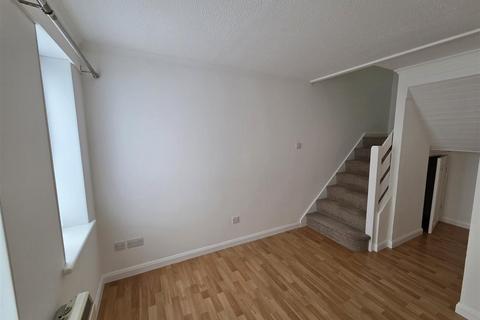 1 bedroom semi-detached house to rent, St. Erme